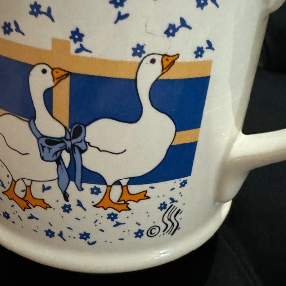 VTG Duck Geese Tea Pot Kettle Ceramic MCM 80s Kitchen Blue Flower Bow Farmhouse - Picture 3 of 16